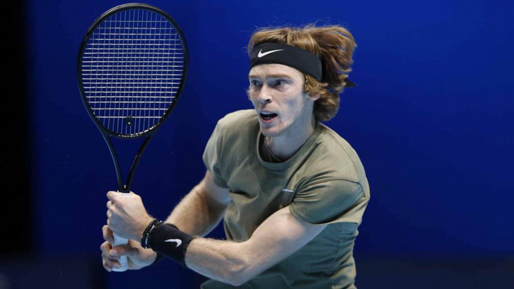 使得比賽的 使得比賽的